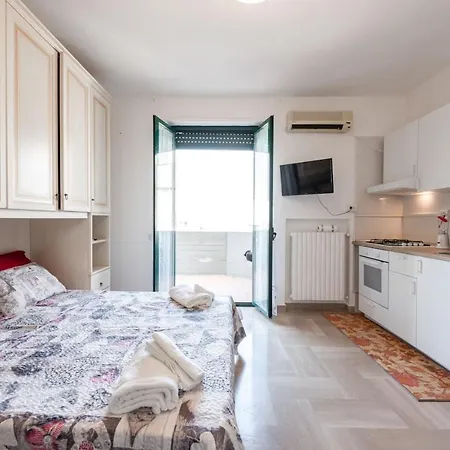 Apartamento Studio In With Wonderful City View Furnished Terrace And Wifi 900 M From The Beach *