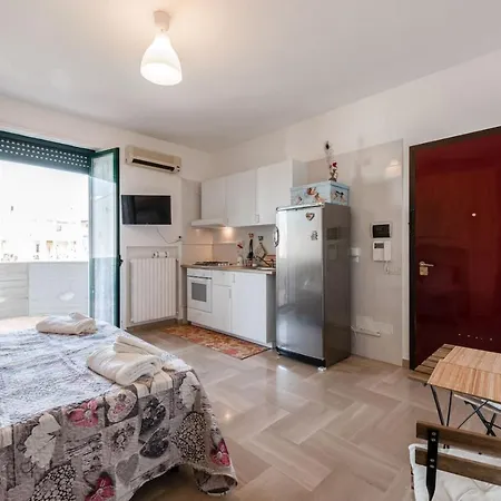 Studio In With Wonderful City View Furnished Terrace And Wifi 900 M From The Beach *