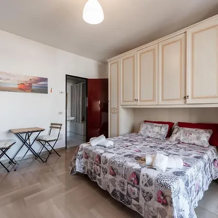 Studio In With Wonderful City View Furnished Terrace And Wifi 900 M From The Beach * Bari