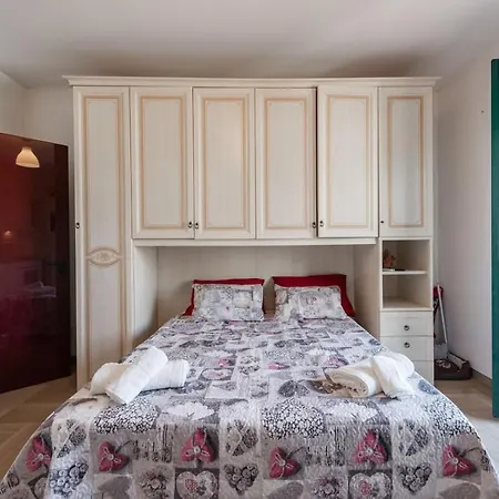 Studio In With Wonderful City View Furnished Terrace And Wifi 900 M From The Beach