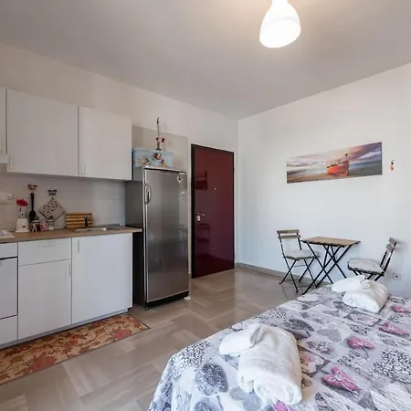 Studio In With Wonderful City View Furnished Terrace And Wifi 900 M From The Beach Apartment